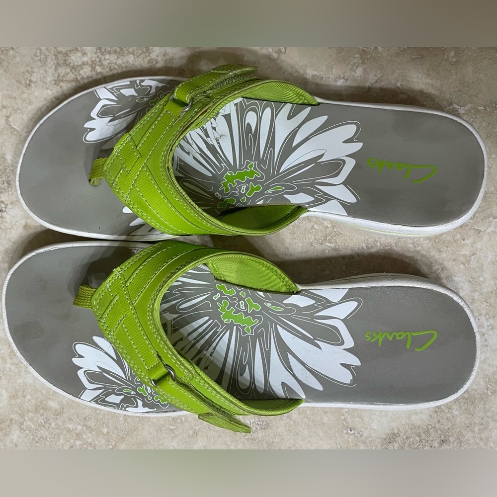 CLARKS Sandals green size 10